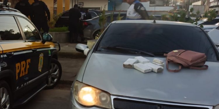 Trio é preso transportando cerca de 4 kg de maconha na Via Dutra, em Piraí